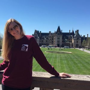 Meet your Posher, Carlee